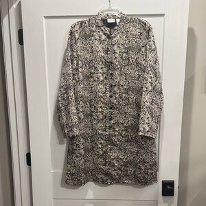 Chico's Black and Cream Long Sleeve thin jacket